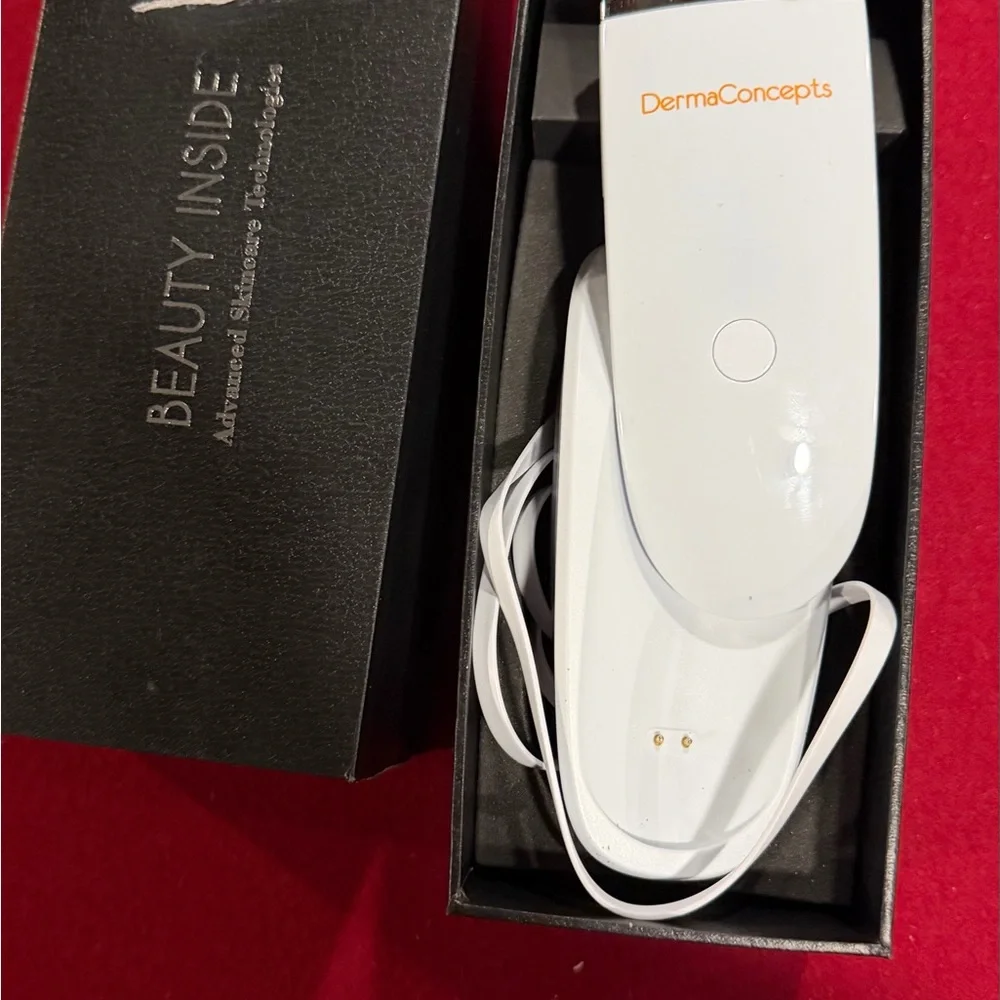 White Facial Device